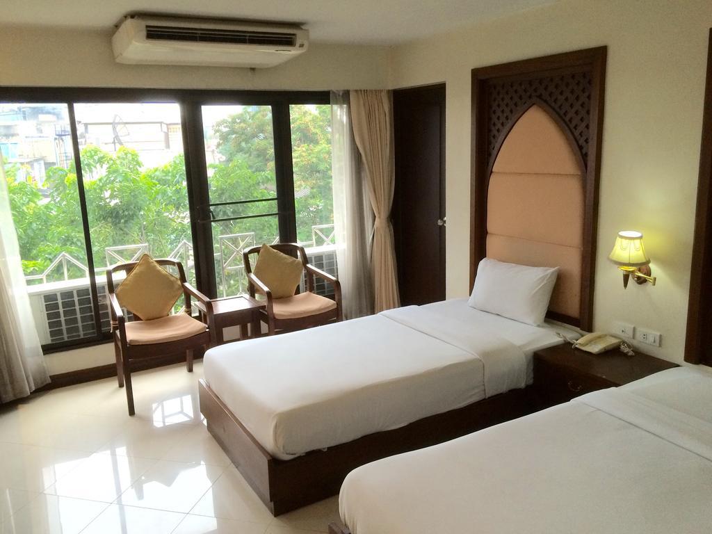 For You Residence Bangkok Buitenkant foto