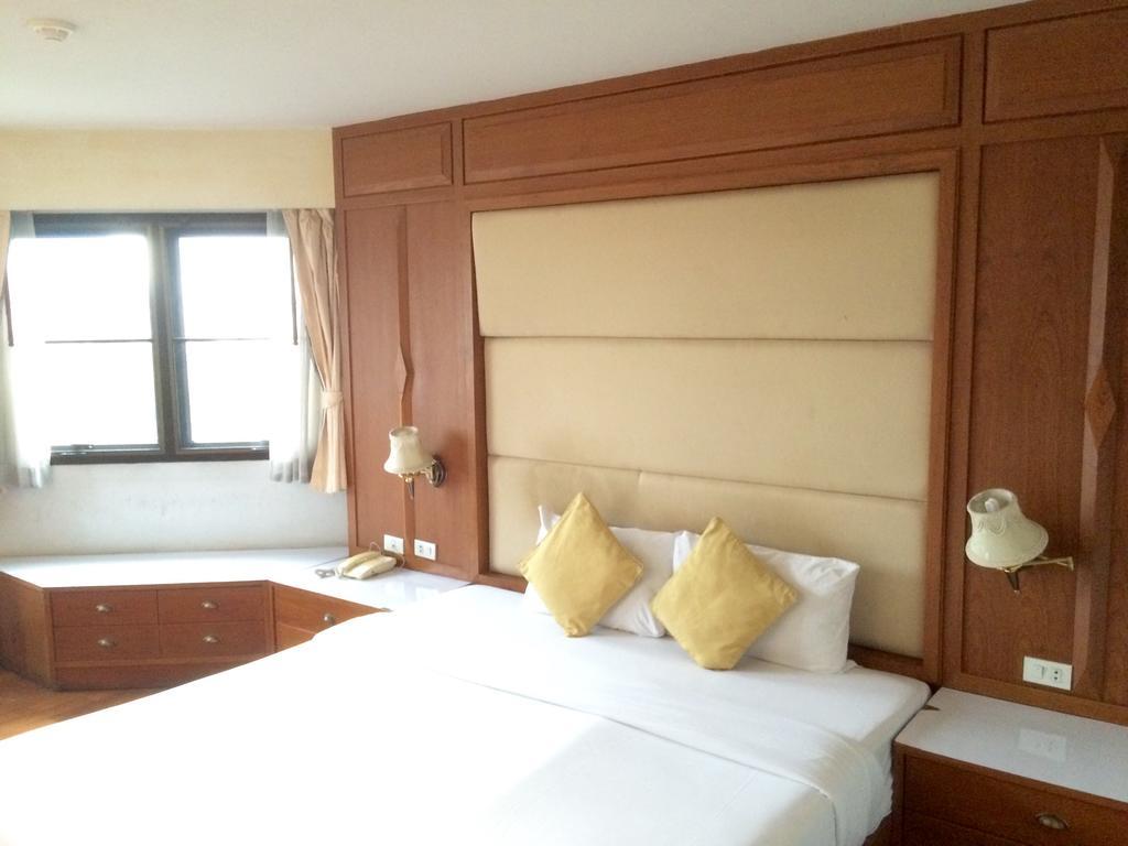 For You Residence Bangkok Buitenkant foto