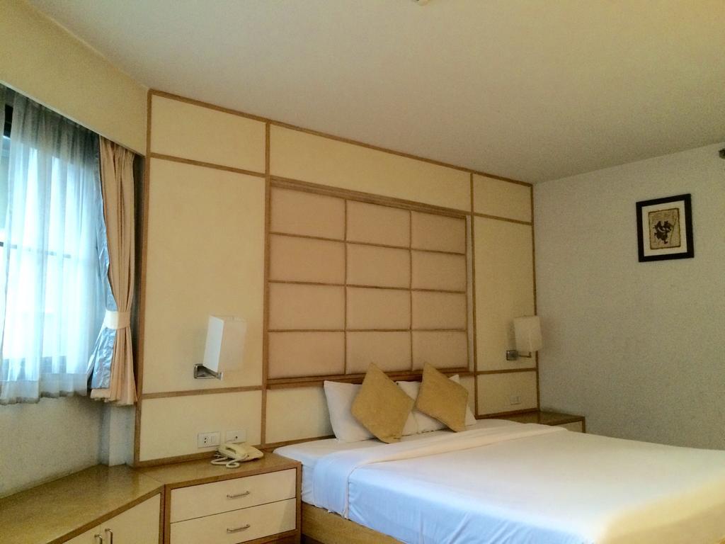 For You Residence Bangkok Buitenkant foto